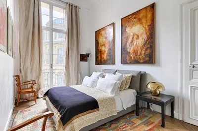 Un ou plusieurs lits dans un hébergement de l'établissement Apt Dupleix Luxueux Cœur du 16ème 8P 4BR