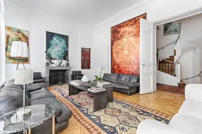 Coin salon dans l'établissement Apt Dupleix Luxueux Cœur du 16ème 8P 4BR