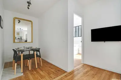Télévision ou salle de divertissement dans l'établissement Charming apartment -1BR-4P- Gare Montparnasse