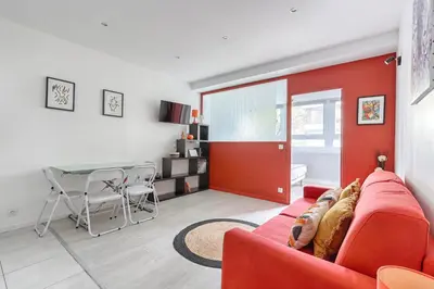 Télévision ou salle de divertissement dans l'établissement Saint Fargeau Gambetta III Lovely Apartment 4P-1BR