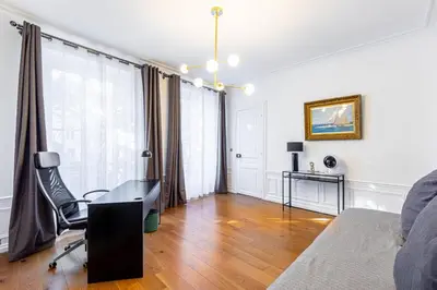 Télévision ou salle de divertissement dans l'établissement GuestReady - Spacieux Appartement idéal pour 6