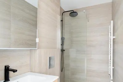 Salle de bains dans l'établissement Modern apartment next Arc de Triomphe