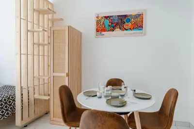 Coin salon dans l'établissement Modern apartment next Arc de Triomphe