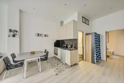 Cuisine ou kitchenette dans l'établissement Bluestay 13 - Charmant appartement à Paris