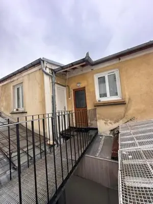 Balcon ou terrasse dans l'établissement Art House bastille 2 bed apartment w balcony, 11eme super trendy neighbourhood