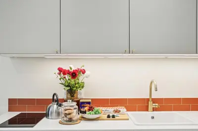 Cuisine ou kitchenette dans l'établissement Lavie Maison AC Hot tub Montmartre