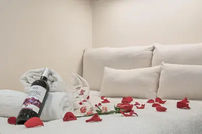 Un ou plusieurs lits dans un hébergement de l'établissement Lavie Maison AC Hot tub Montmartre