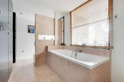 Salle de bains dans l'établissement Somptuous Apartement Terrace-3BR-6PCenter of Paris