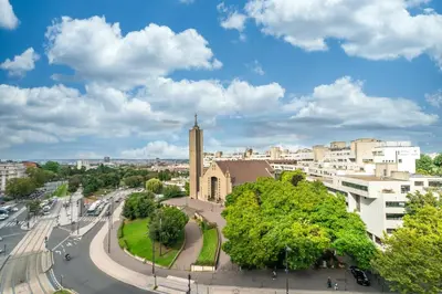 Vue générale sur Paris ou vue de la ville depuis l'appartement