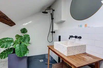 Salle de bains dans l'établissement Loft place des Vosges