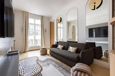 Télévision ou salle de divertissement dans l'établissement Luxueuse Suite # 2 Chambres # Wagram # Paris 17