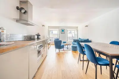 Cuisine ou kitchenette dans l'établissement Apt moderne rénové et spacieux, au cœur de Paris