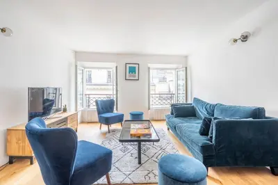 Coin salon dans l'établissement Apt moderne rénové et spacieux, au cœur de Paris