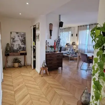 Appartement Paris 12 proche du centre avec parking