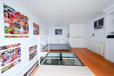 Cuisine ou kitchenette dans l'établissement Cozy Artist Loft
