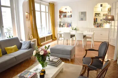 Coin salon dans l'établissement Boulevard Pereire