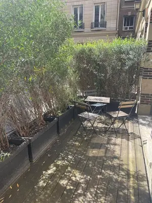 Jardin de l'établissement Beautiful apartment with terrace & home cinema in Paris 8