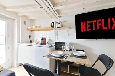 Plan de l'établissement Studio Appartement Quartier Saint-Michel Notre-Dame 3 Free Netflix