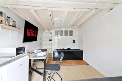 Plan de l'établissement Studio Appartement Quartier Saint-Michel Notre-Dame 3 Free Netflix
