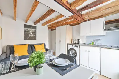 Plan de l'établissement Studio Quartier Saint-Michel Notre-Dame 4 Free Netflix