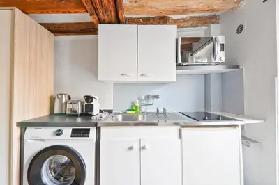Plan de l'établissement Studio Quartier Saint-Michel Notre-Dame 4 Free Netflix