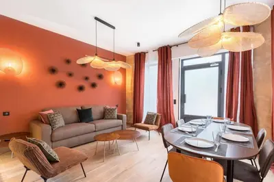 Coin salon dans l'établissement Republique Bastille Chic & Design Apartment 6P 2BR