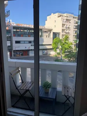 Balcon ou terrasse dans l'établissement Paris Porte de Versailles Cosy Lodge 2 Appart hôtel parking wifi 4 pers