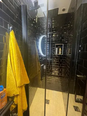 Salle de bains dans l'établissement Le Loft Bleu La Madeleine - un mini loft design et très central