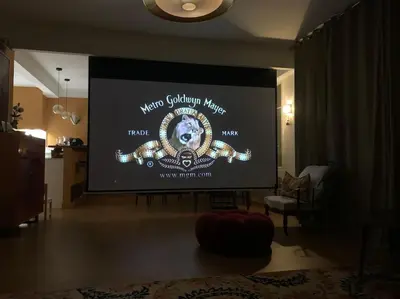 Télévision ou salle de divertissement dans l'établissement Magnifique appartement proche tour Eiffel