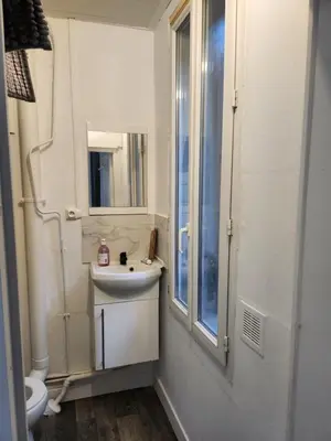 Salle de bains dans l'établissement Studio proche Paris