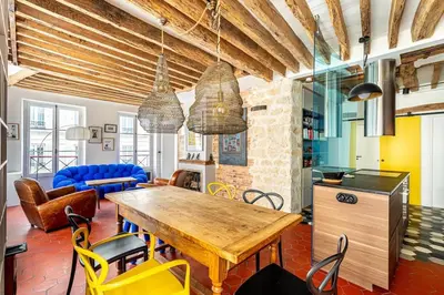 Cuisine ou kitchenette dans l'établissement Trendy flat Luxembourg gardens