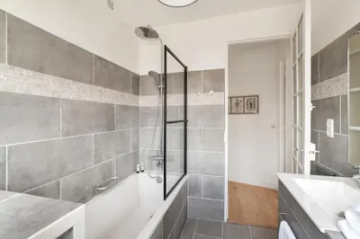 Salle de bains dans l'établissement Appartement Gutenberg - Welkeys