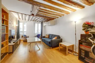 Télévision ou salle de divertissement dans l'établissement Montorgueil City Center