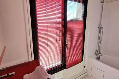 Salle de bains dans l'établissement Duplex double terrasses 4P