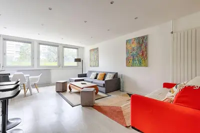 Coin salon dans l'établissement Beaugrenelle Tour Eiffel II Cosy Apartment 2BR