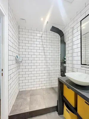 Salle de bains dans l'établissement Charming 2-Room Paris Getaway Near Le Marais