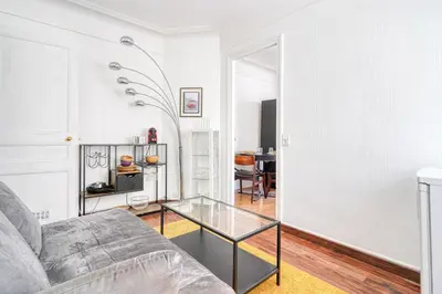 Coin salon dans l'établissement Cloysia Studio 18eme - 15 min à pied de montmartre