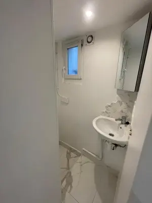 Salle de bains dans l'établissement Appartement au rez de chaussée pres de gare de lyon