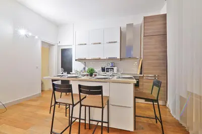 Cuisine ou kitchenette dans l'établissement Appartement Quartier Palais Garnier Free Netflix