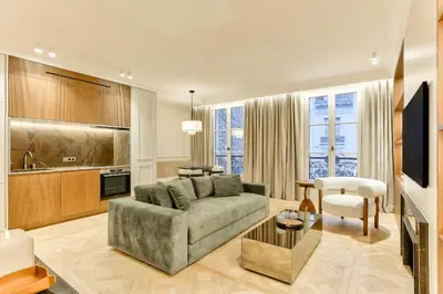 Télévision ou salle de divertissement dans l'établissement Maison Iéna - Serviced Apartments on Champs Elysées