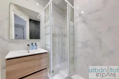 Salle de bains dans l'établissement Urban Flat 04 - Pretty 2 Bedroom Flat in Montorgueil