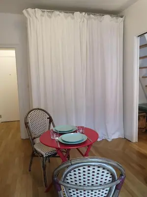 Plan de l'établissement Charmant appartement parisien 2 pièces