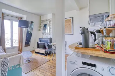 Cuisine ou kitchenette dans l'établissement Sous les toits du Père Lachaise