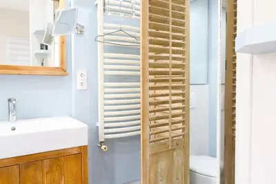 Salle de bains dans l'établissement Appartement Spacieux pour 6 - Passy, Paris