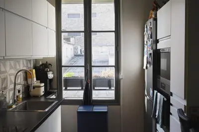 Cuisine ou kitchenette dans l'établissement Bel appartement 4 personnes / Pigalle - Montmartre