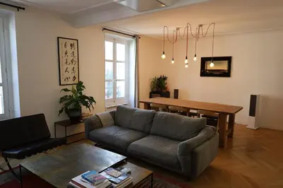 Coin salon dans l'établissement Bel appartement 4 personnes / Pigalle - Montmartre