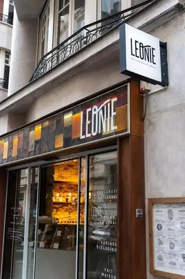 Certificat, récompense, panneau ou autre document affiché dans l'établissement Très lumineux. 1 chambre Batignolles / Opéra.