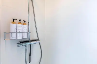 Plan de l'établissement GuestReady - Espace Chic et Pratique pour 2