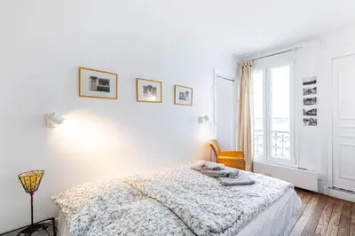Un ou plusieurs lits dans un hébergement de l'établissement GuestReady - Espace Chic et Pratique pour 2