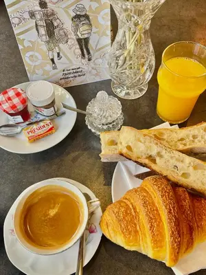 Nourriture dans l'auberge de jeunesse ou à proximité